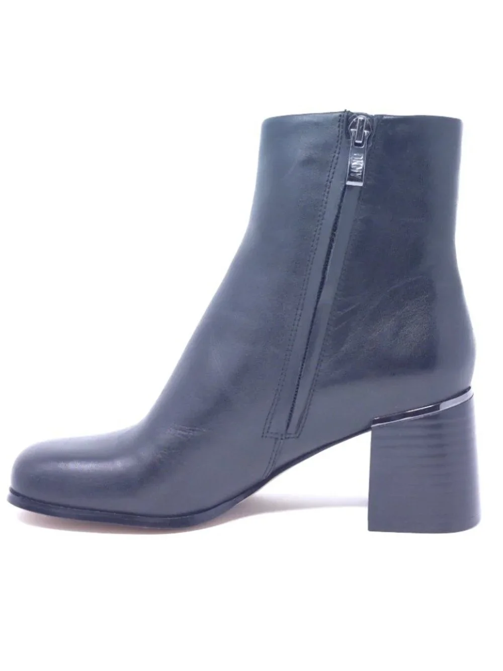 DKNY Women's Ranya Zip Ankle Bootie Black Leather Size 7 Style K3303470